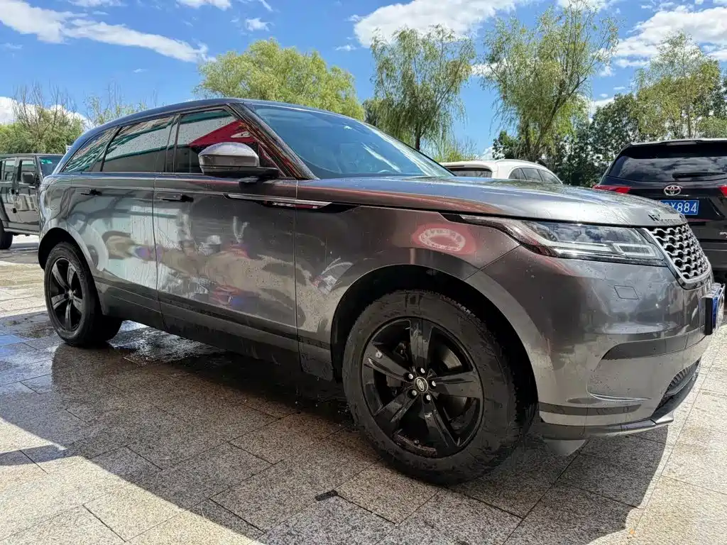 Фото 2 - Land Rover Range Rover Velar