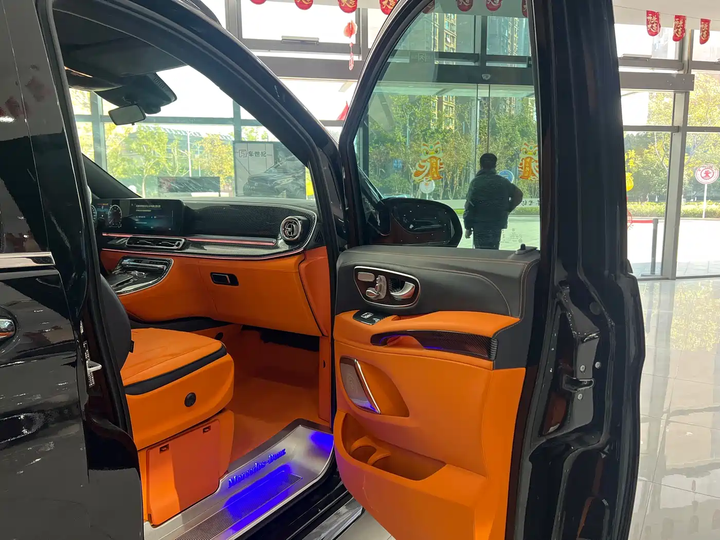 Mercedes-Benz Vito 2024 2.0T Business 7-Seater фото 6