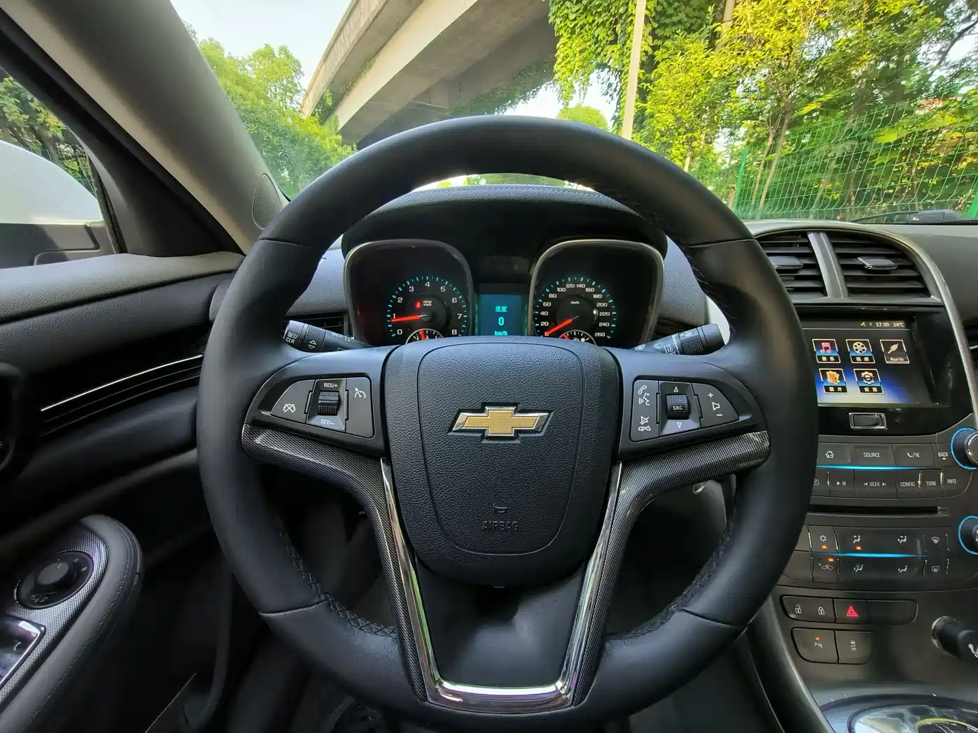 Chevrolet Malibu 2014 2.0L Automatic Luxury фото 10