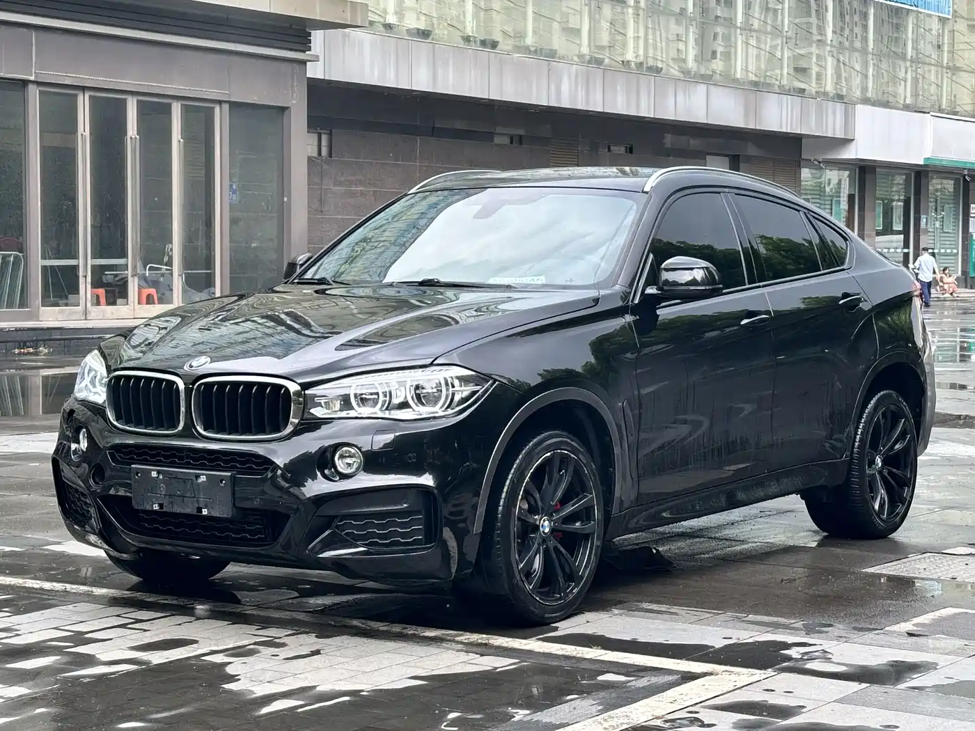 Photo 1 - BMW X6