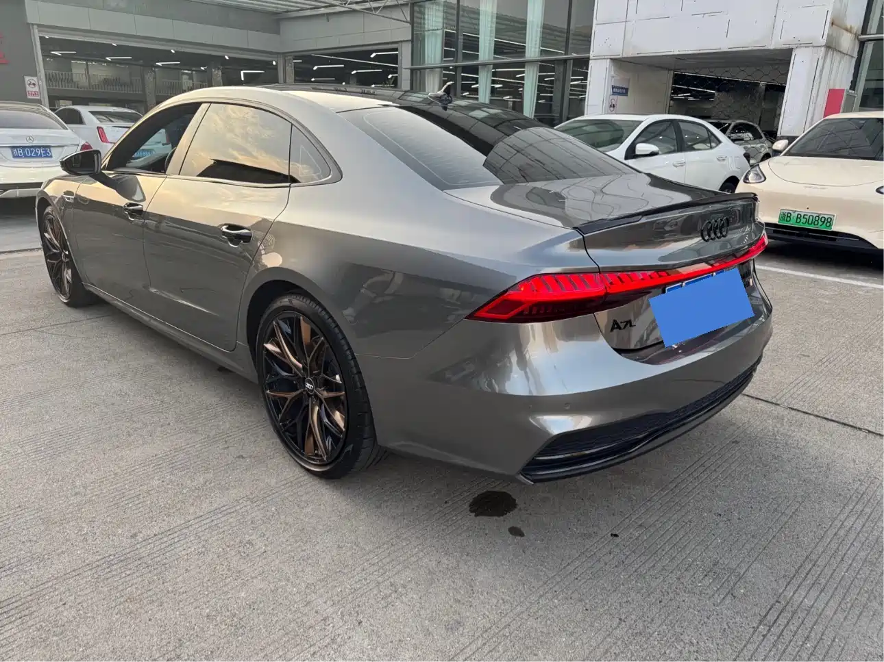 Audi A7L 2024 45 TFSI quattro S-line Black Warrior Edition фото 17
