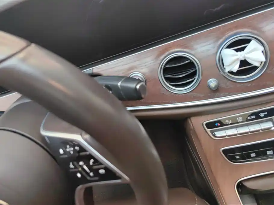 MERCEDES-BENZ E CLASS