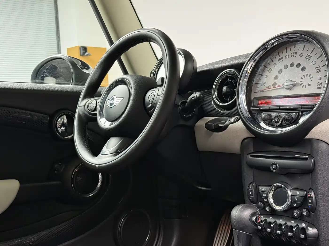MINI 2011 Model 1.6T COOPER S фото 14