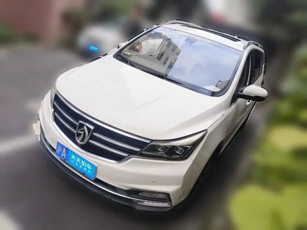 Photo 1 - Baojun 730