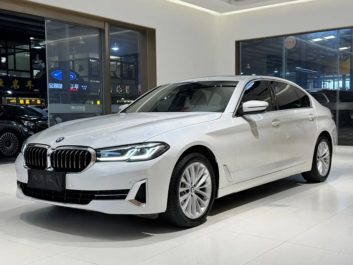 BMW 5 Series 2022 525Li Luxury Package