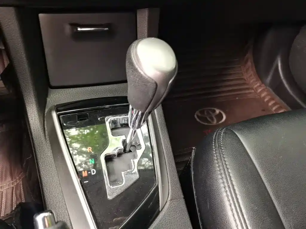 Toyota Corolla 2014 1.6L CVT GL фото 14