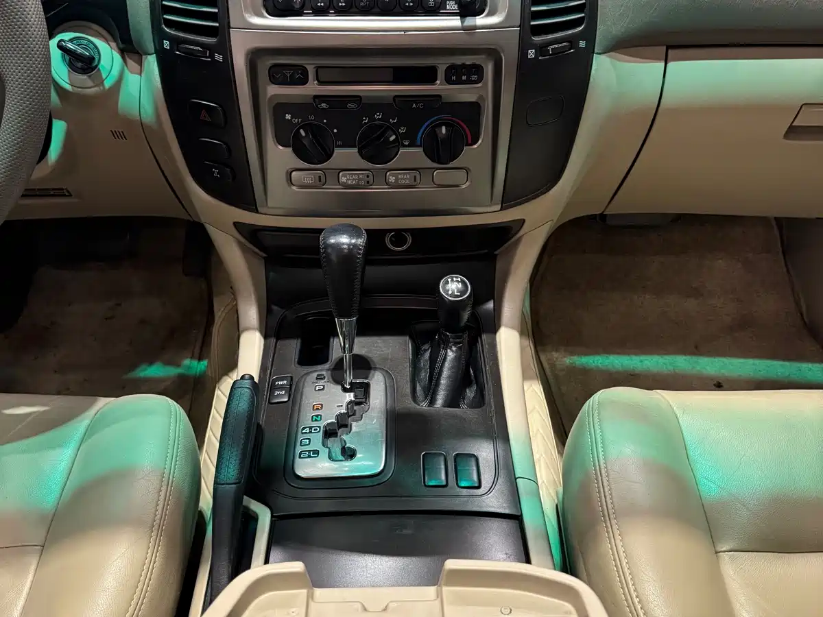 Toyota Land Cruiser 2007 4.7L Automatic GX-R фото 9