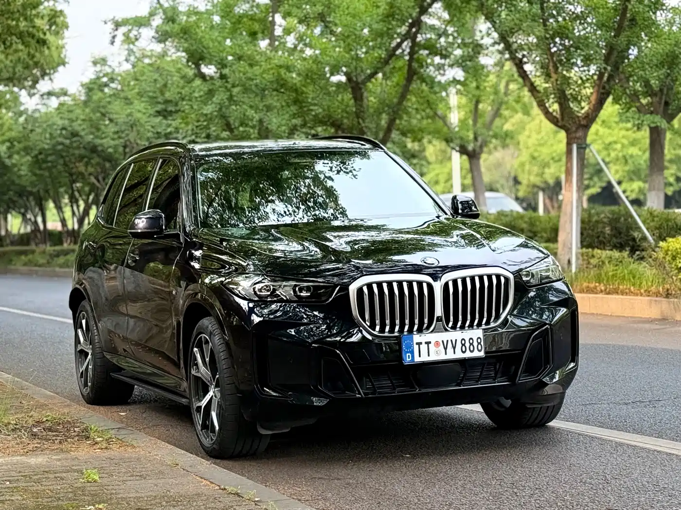 BMW X5 2023 xDrive 30Li Premium M Sport Black Night Package фото 4