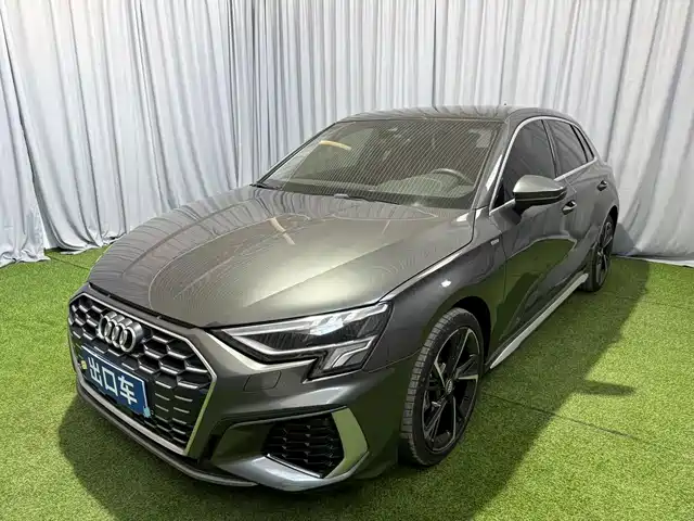 Audi A3 Sportback 35 TFSI, Стиль Спорт