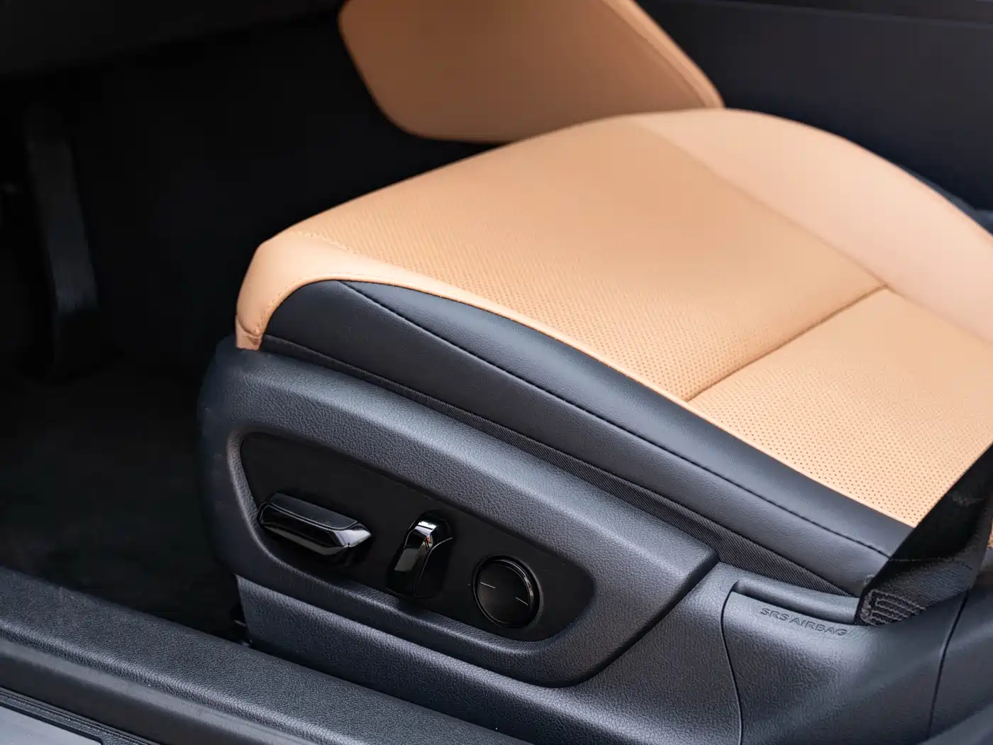 Lexus ES 2025 200 Ultimate Edition фото 19