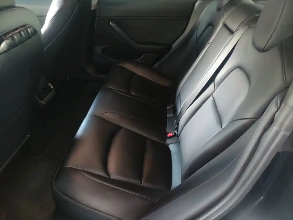 Фото 17 - Tesla Model 3