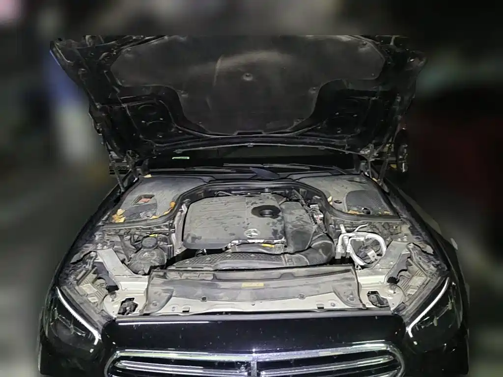 Фото 3 - Mercedes-Benz E-Class