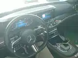 Photo 10 - Mercedes-Benz E-Class
