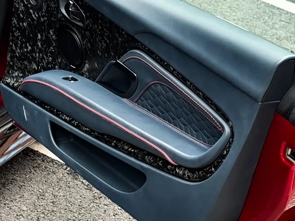 Aston Martin DBS 2019 DBS Superleggera V12 Coupe фото 16