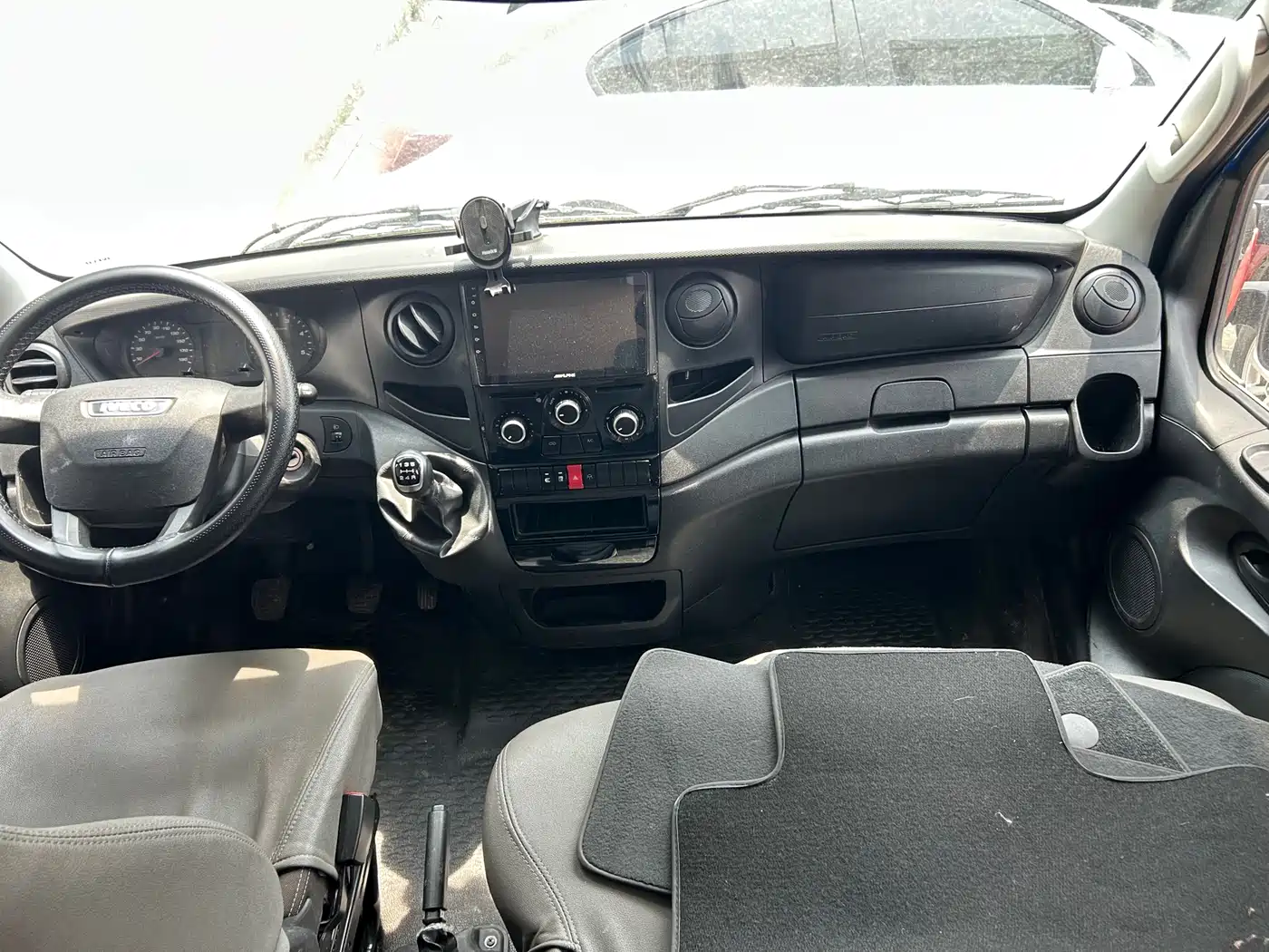 IVECO OU SHENG
