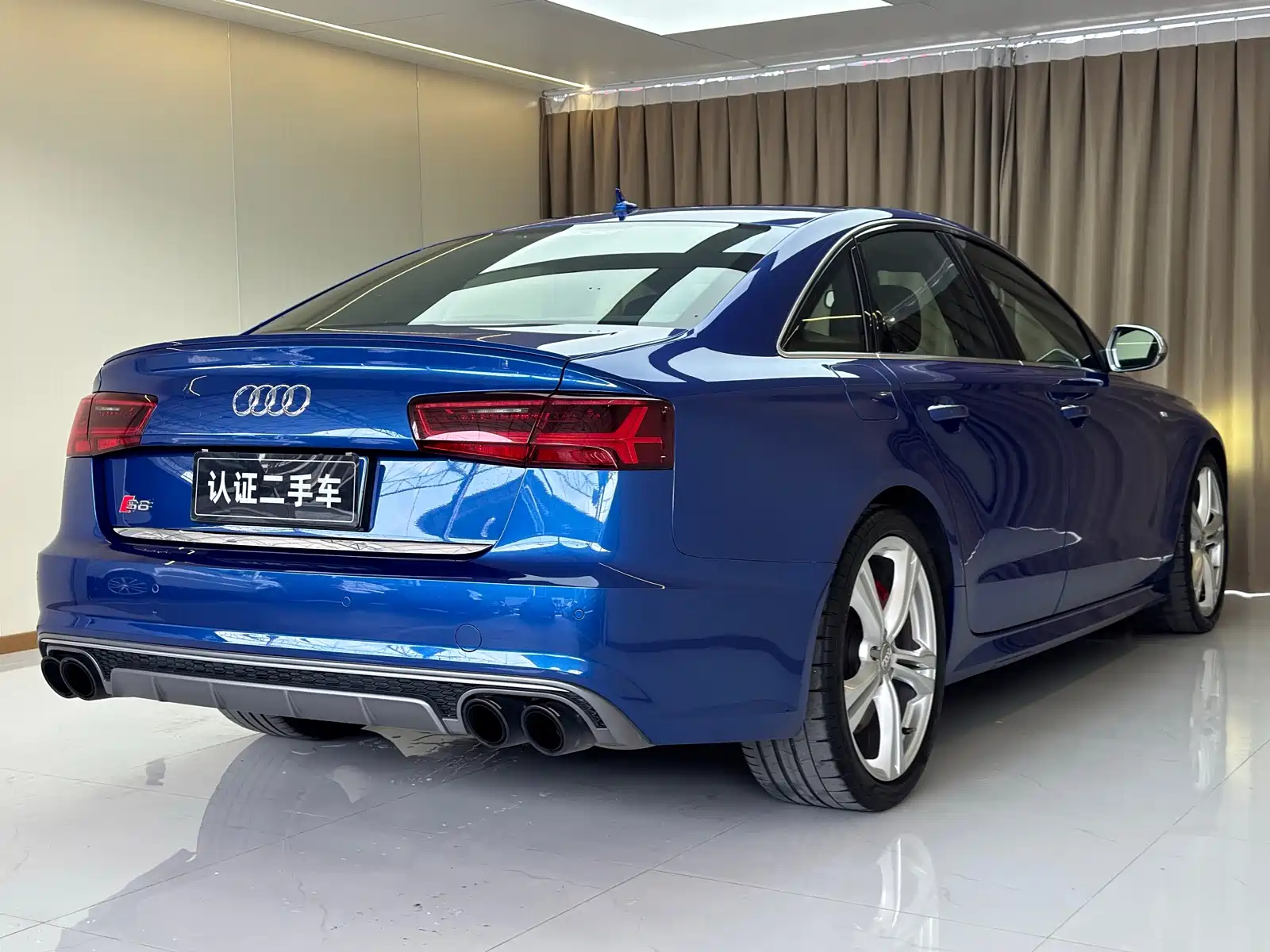 Фото 22 - Audi S6