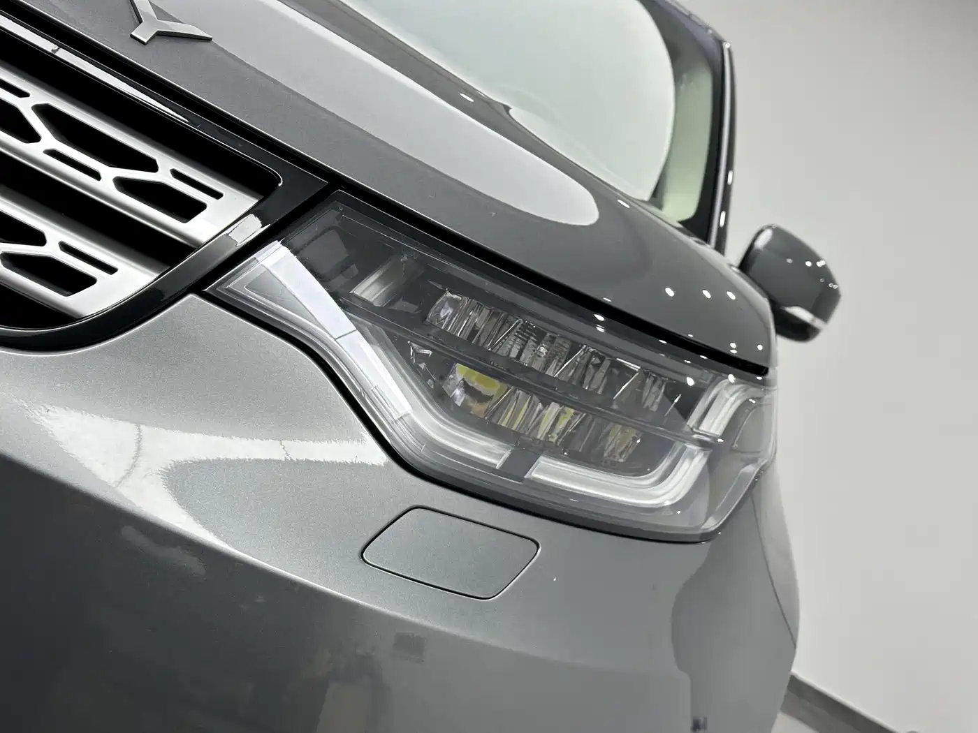 Land Rover Discovery 2017 3.0 SC V6 HSE фото 15