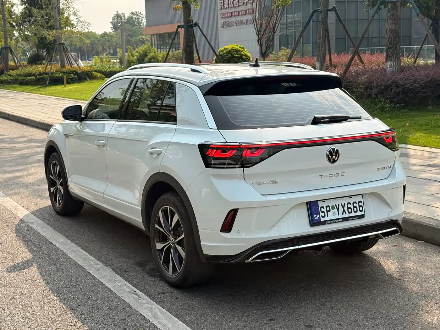 Volkswagen T-ROC 2025 2025 300TSI DSG 2WD Dawn Edition
