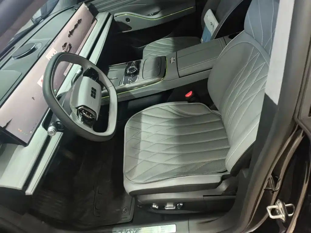 Geely Galaxy Galaxy E8 2026 2025 Model 610km Premium Edition