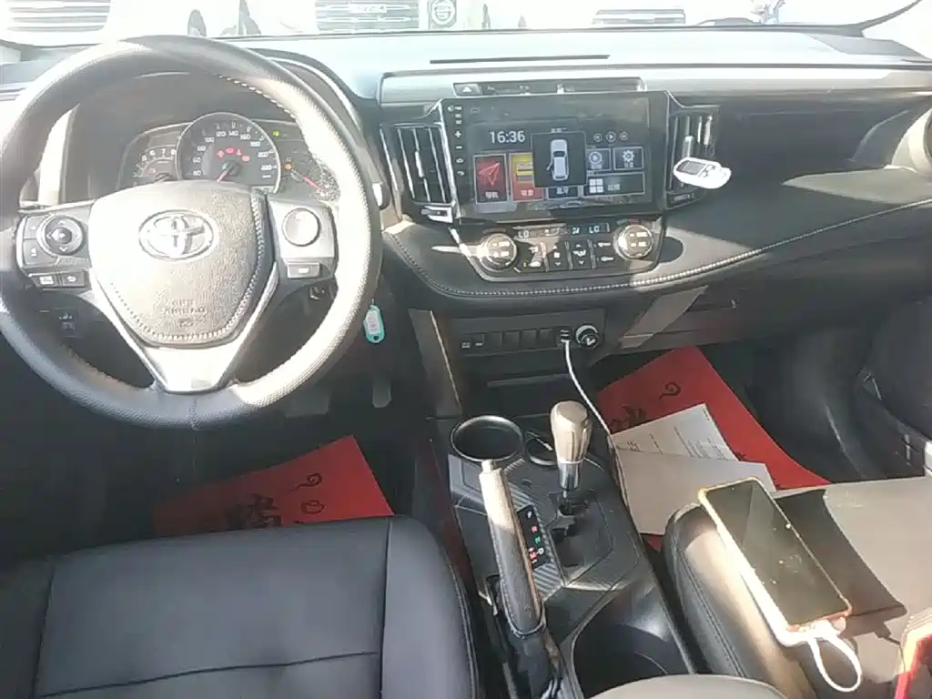 Toyota RAV4 Rongfang 2015 2.0L CVT 2WD Trend Edition фото 13
