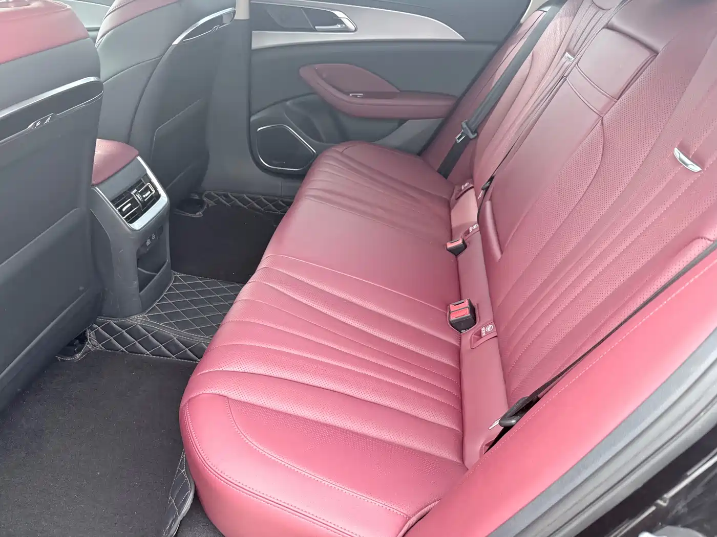 Hongqi H5 2023 1.5T DCT Smart Connect Joy Edition фото 5