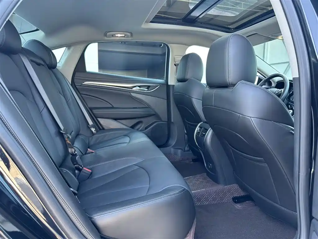 Buick LaCrosse 2022 652T Luxury фото 18