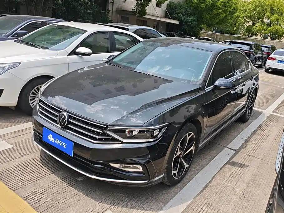 Volkswagen Magotan 2023 2 Million Units Anniversary Edition 330TSI DSG Leading Type