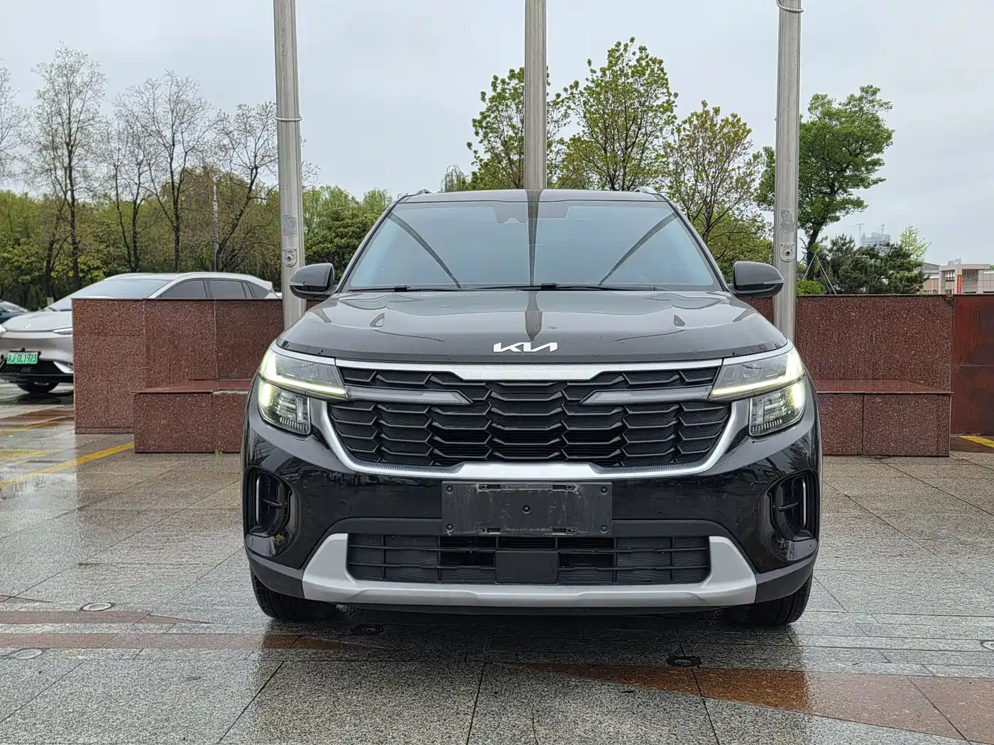 Kia Seltos 2023 1.5L CVT Luxury Edition фото 2