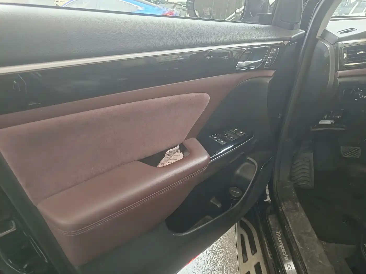 GAC Trumpchi Trumpchi GS8 2017 320T 2WD Luxury Smart Connect (7-seater) фото 4
