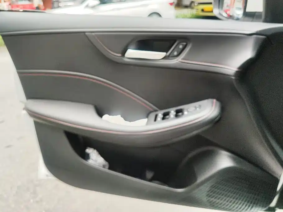 Roewe i5 2025 2026 1.5L Manual STD