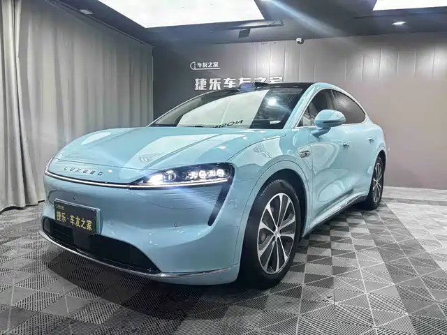 AITO WISDOM WORLD R7