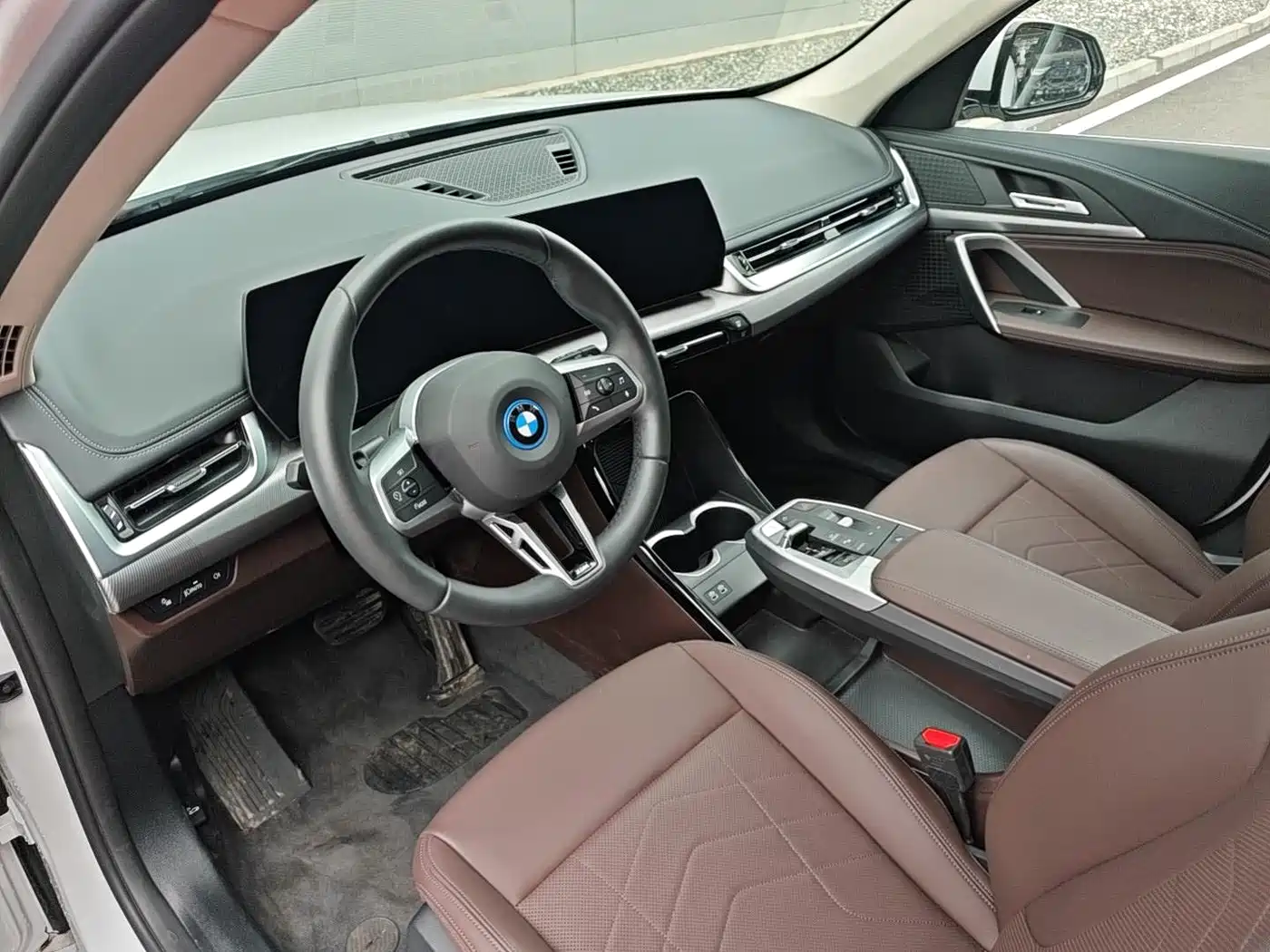 BMW iX1 2025 eDrive25L M Sport Package фото 3