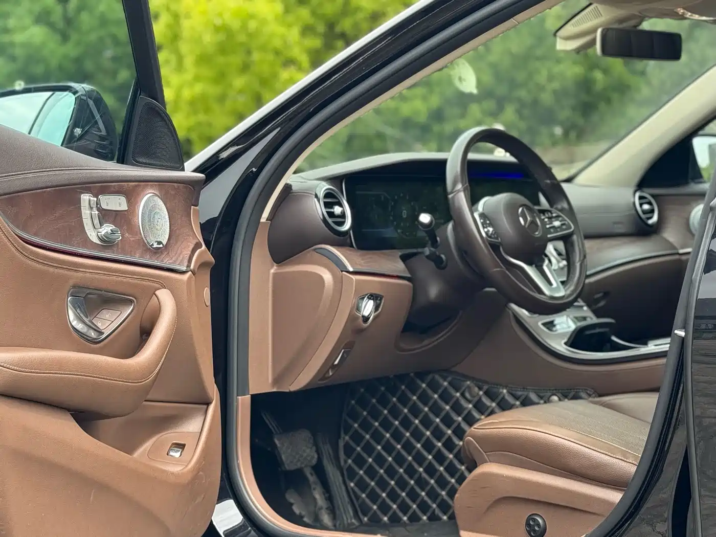 Mercedes-Benz E-Class 2020 E 300 L Luxury Model фото 7