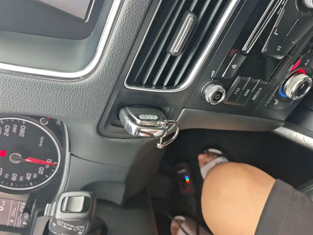 Audi Q5 2015 40 TFSI Technology фото 9