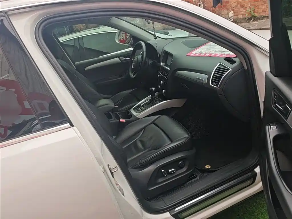 Audi Q5 2015 40 TFSI Technology фото 25