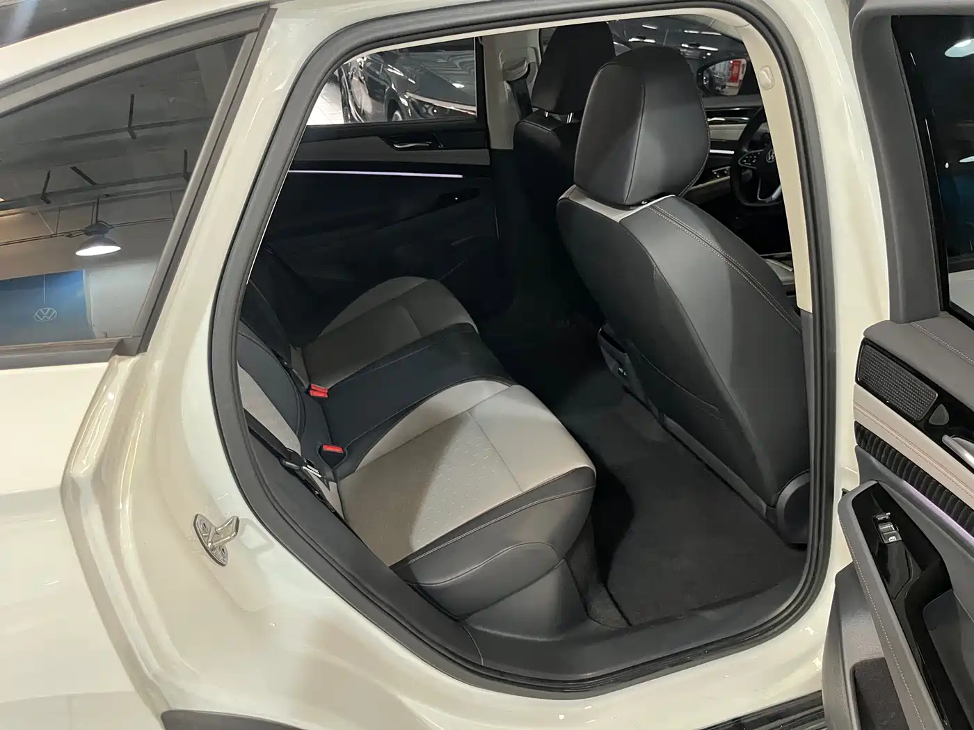 VOLKSWAGEN ID.7 VIZZION