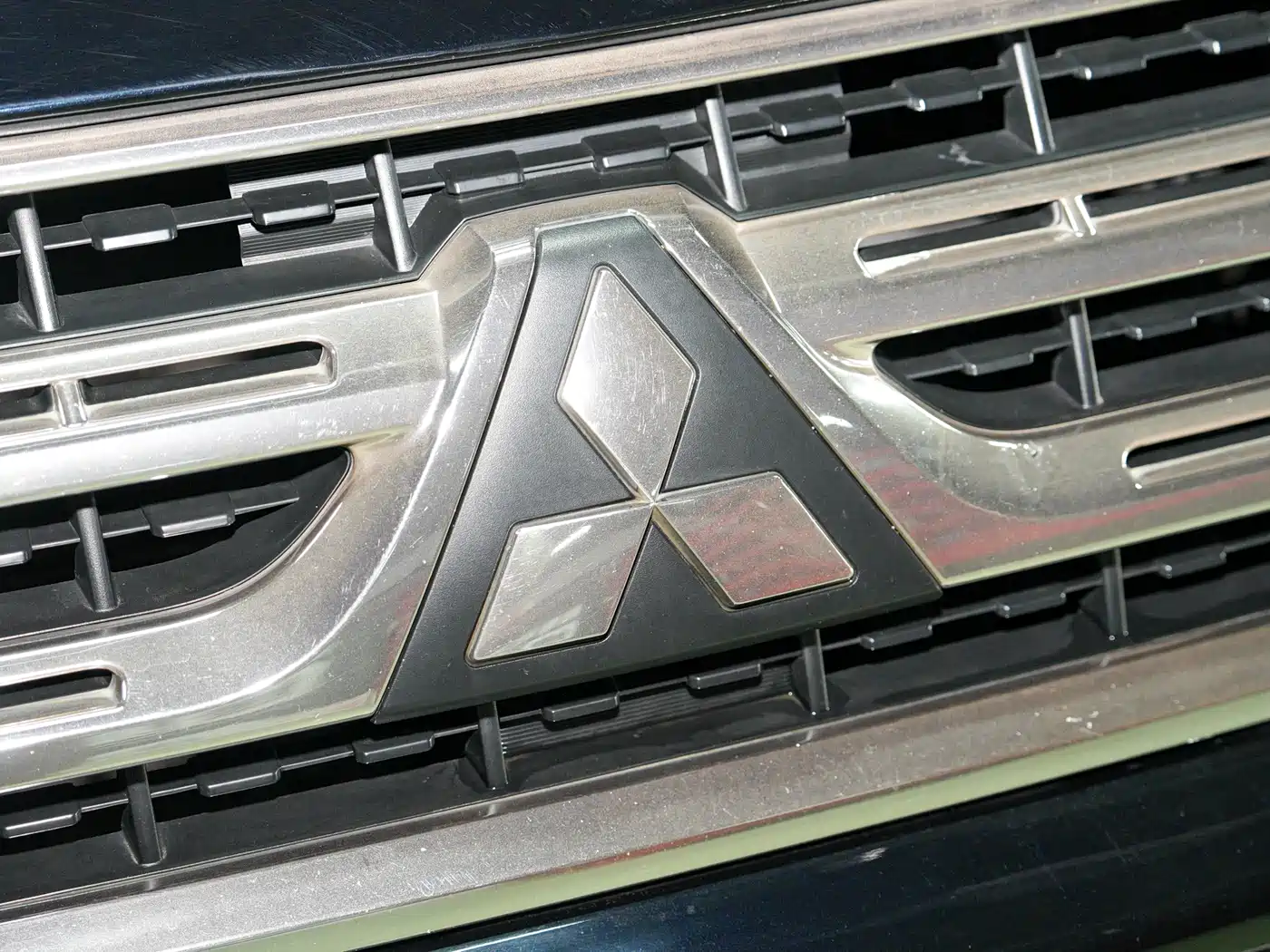 Mitsubishi Pajero (Import) 2010 3.0L Automatic Luxury Edition фото 9