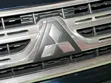 Photo 9 - Mitsubishi Pajero (Import)
