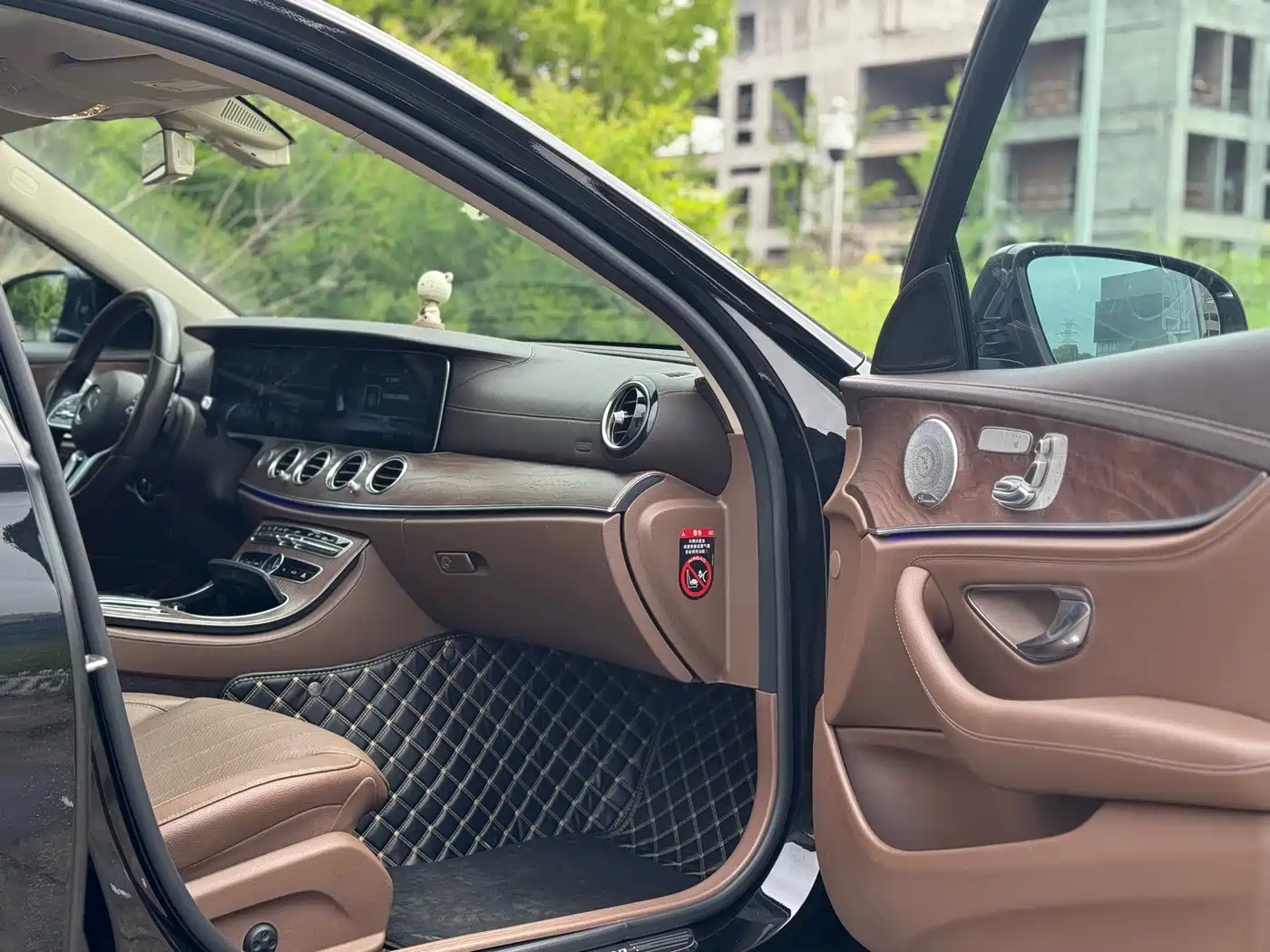 Mercedes-Benz E-Class 2020 E 300 L Luxury Model фото 12