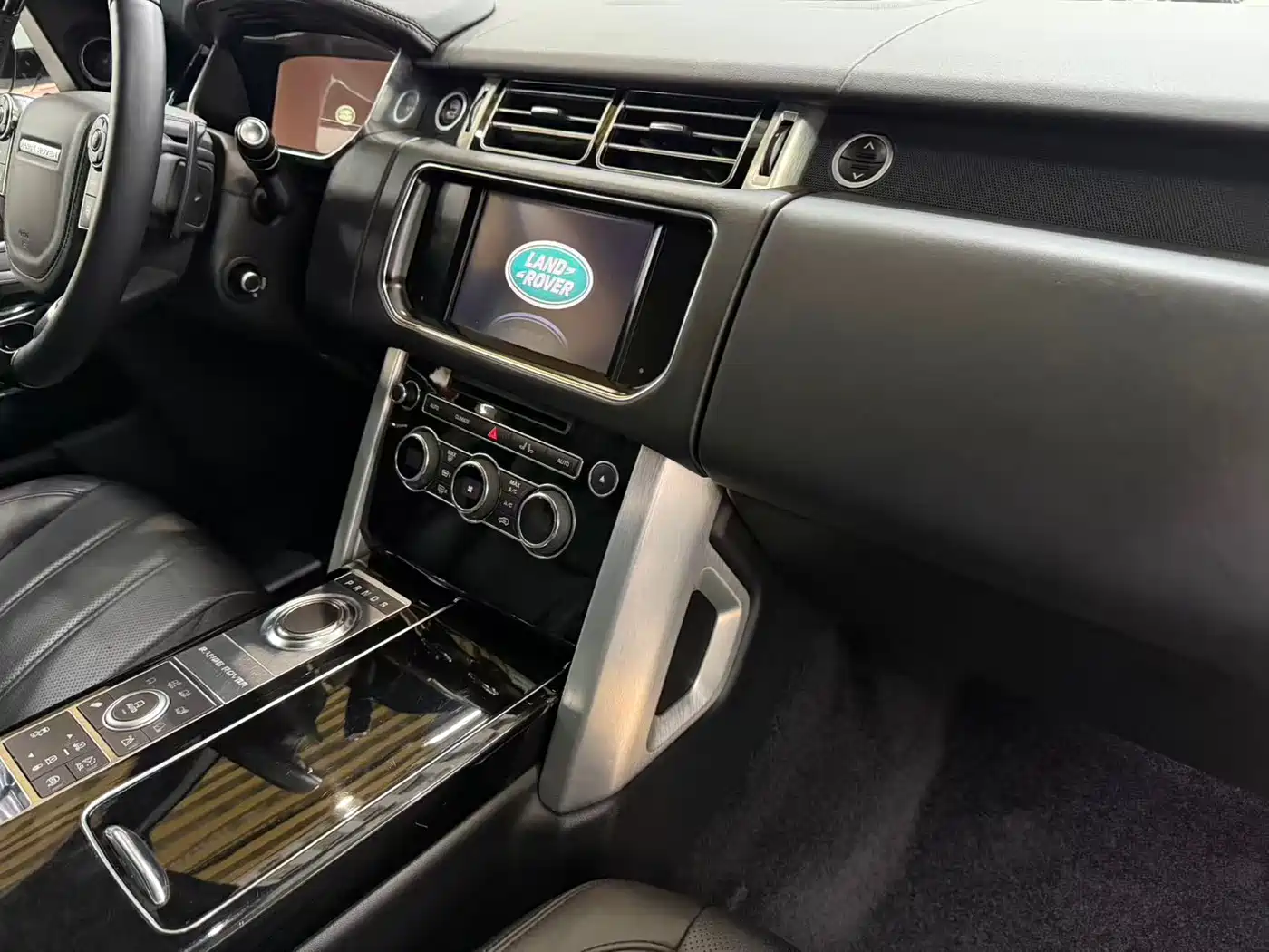 Land Rover Range Rover 2014 3.0 SC V6 Vogue SE фото 16