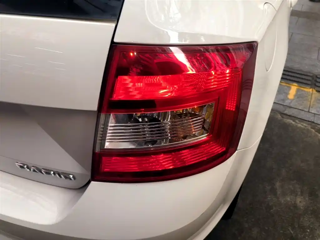 Škoda Skoda Rapid Spaceback 2019 Facelift 1.5L Automatic Standard Version China V фото 8