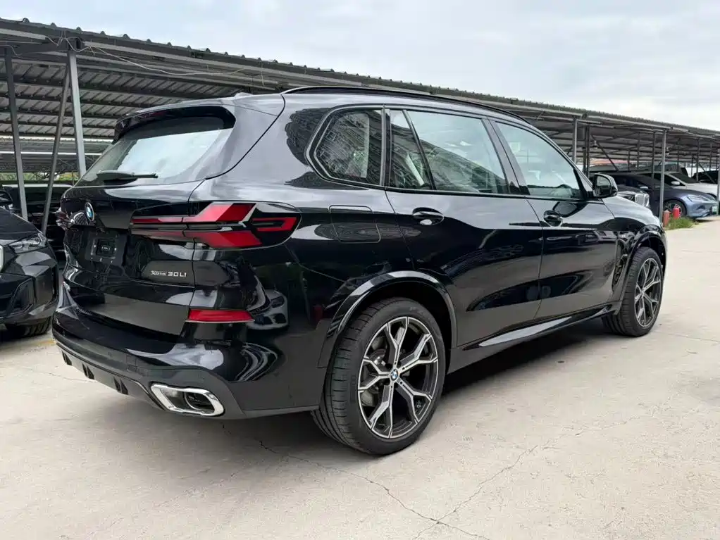 BMW X5 2026 2026 Facelift xDrive 30Li Exclusive M Sport Shadowline Package