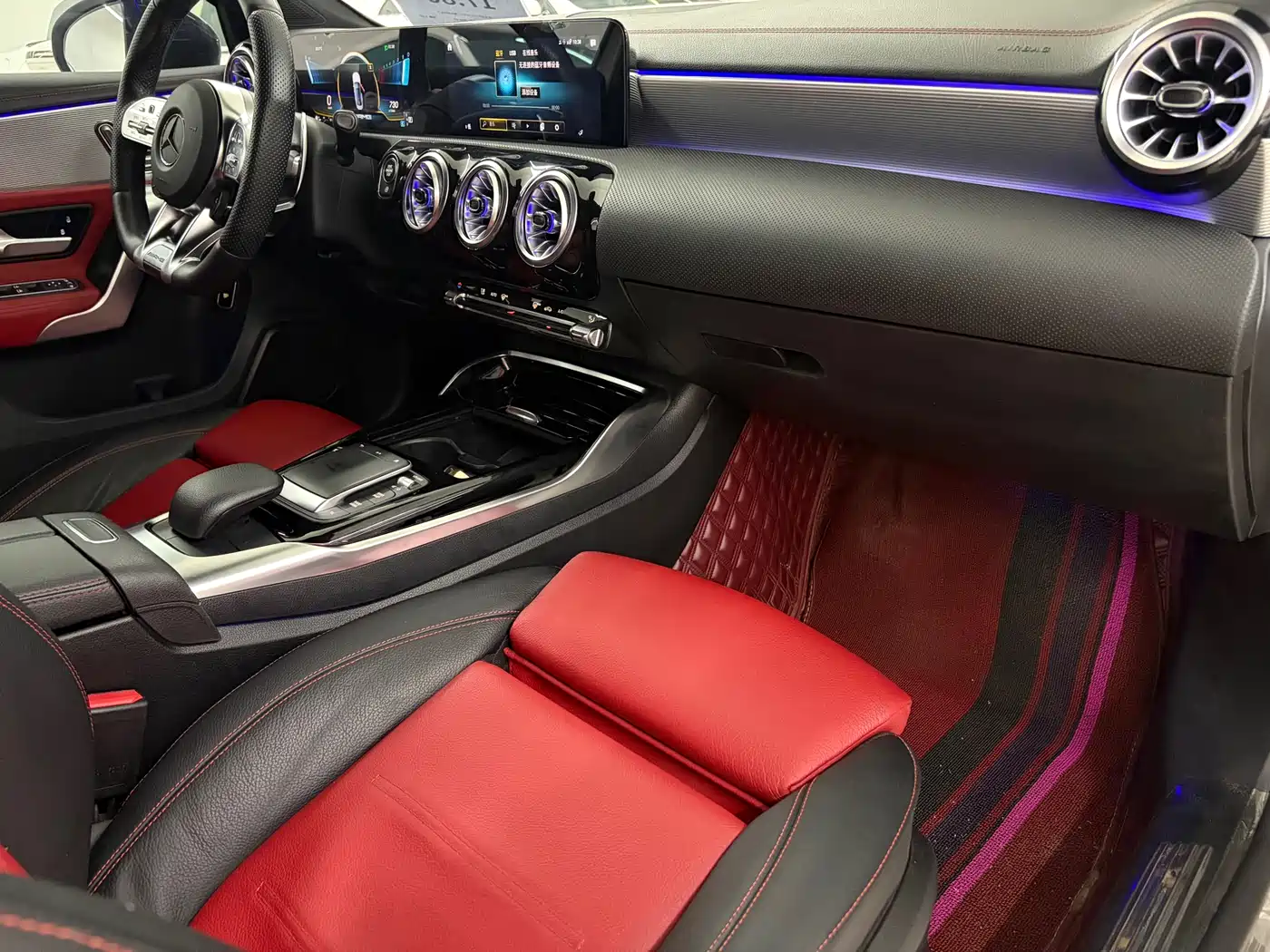 Mercedes-Benz A-Class AMG 2022 Model AMG A 35 L 4MATIC Blazing Night Special Edition фото 15