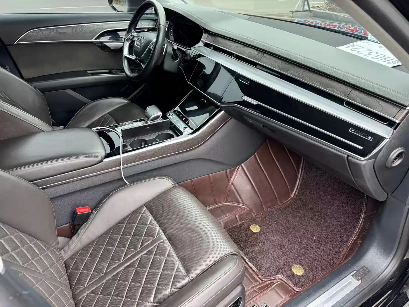 Фото 7 - Audi A8