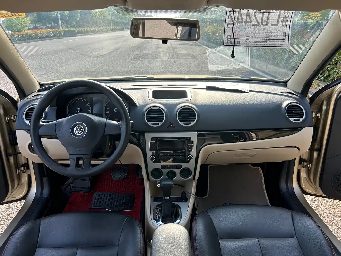 Volkswagen Lavida 2011 1.6L Automatic Leisure Edition фото 9