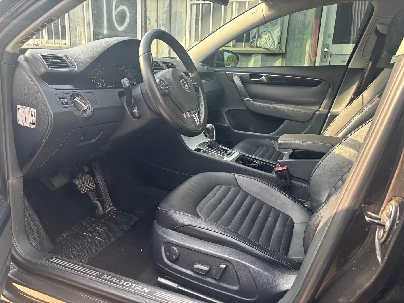 Volkswagen Magotan 2012 Facelift 1.8TSI Luxury фото 12