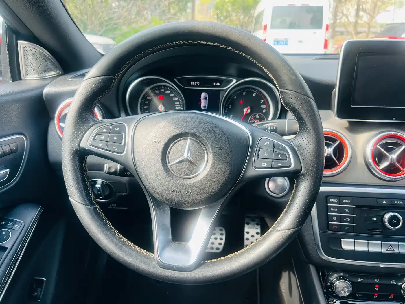 Mercedes-Benz CLA (Import) 2016 Facelift CLA 200 Style фото 19