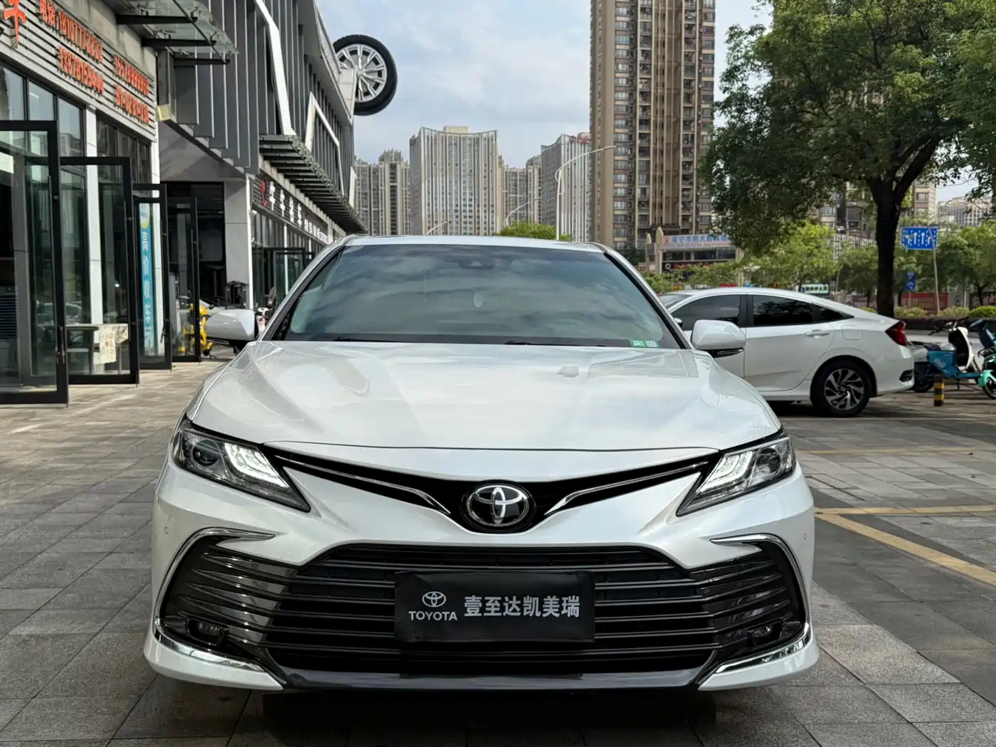 Toyota Camry 2021 2.0G Luxury Edition фото 2