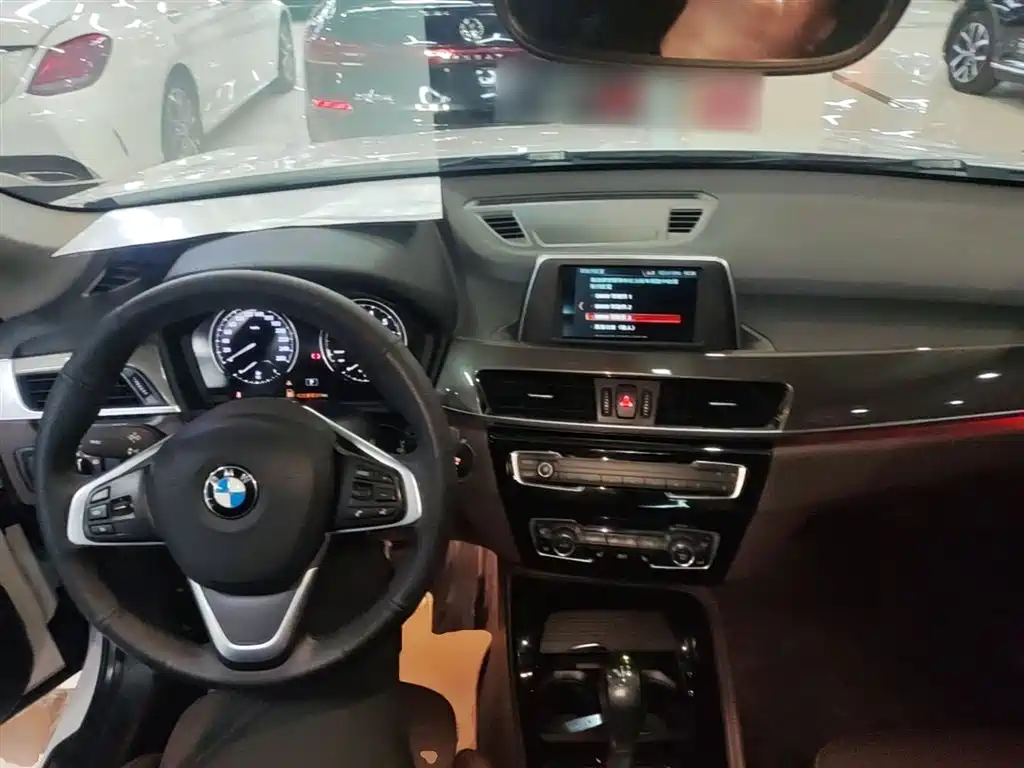 BMW X1 2019 sDrive18Li Premium Model фото 10