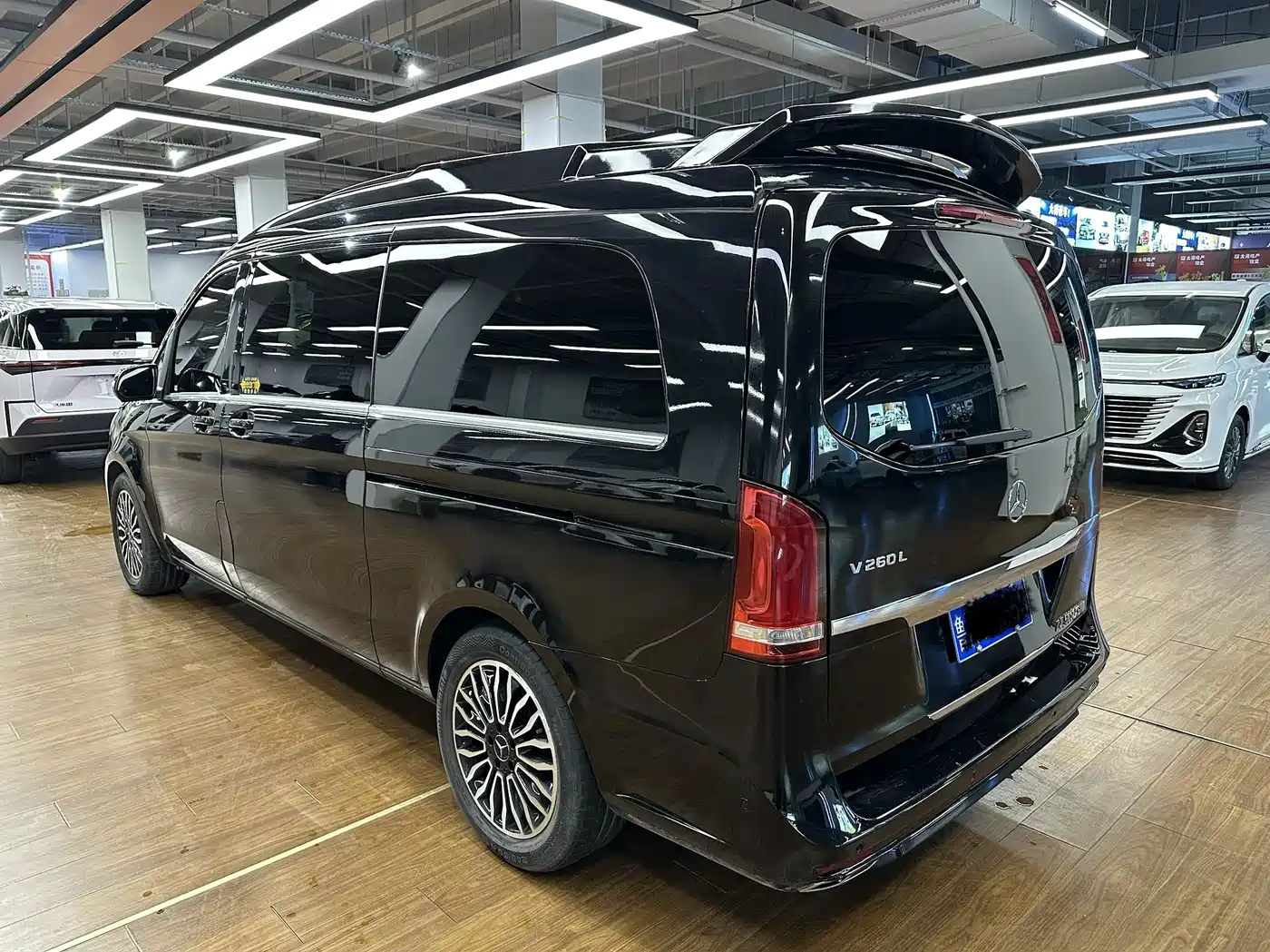 Mercedes-Benz V-Class 2018 V 260 L Premium Long Version China V фото 7